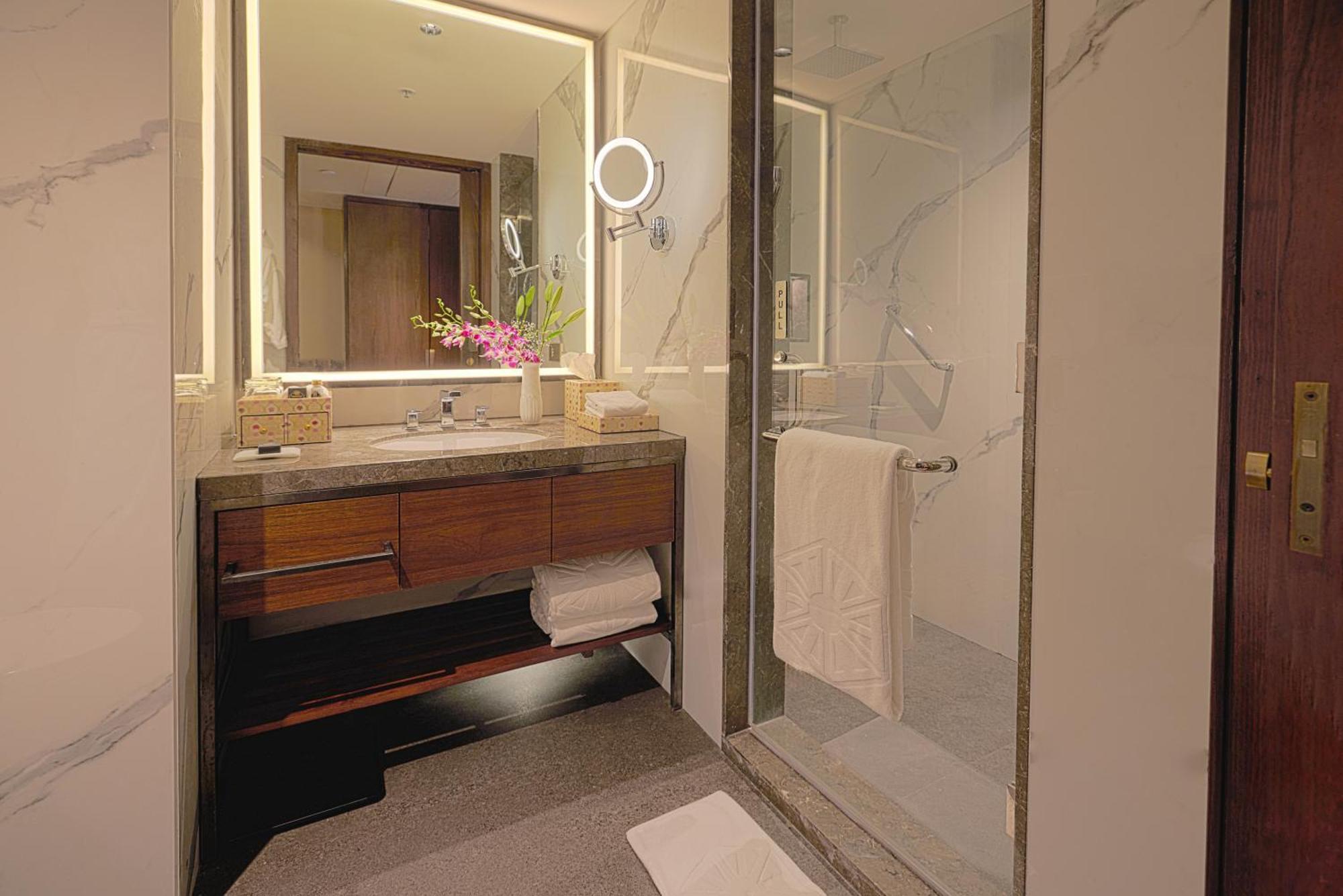 Taj Bangalore Devanahalli Eksteriør bilde Bathroom