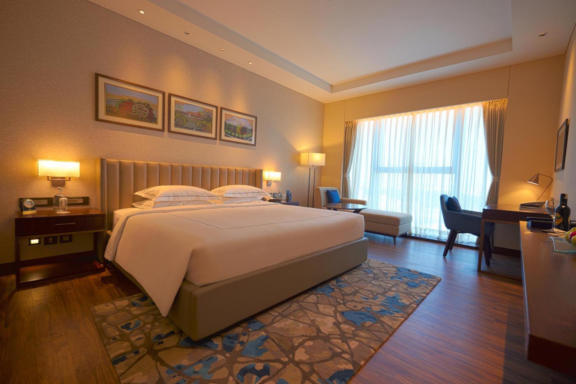 Taj Bangalore Devanahalli Eksteriør bilde Deluxe Room