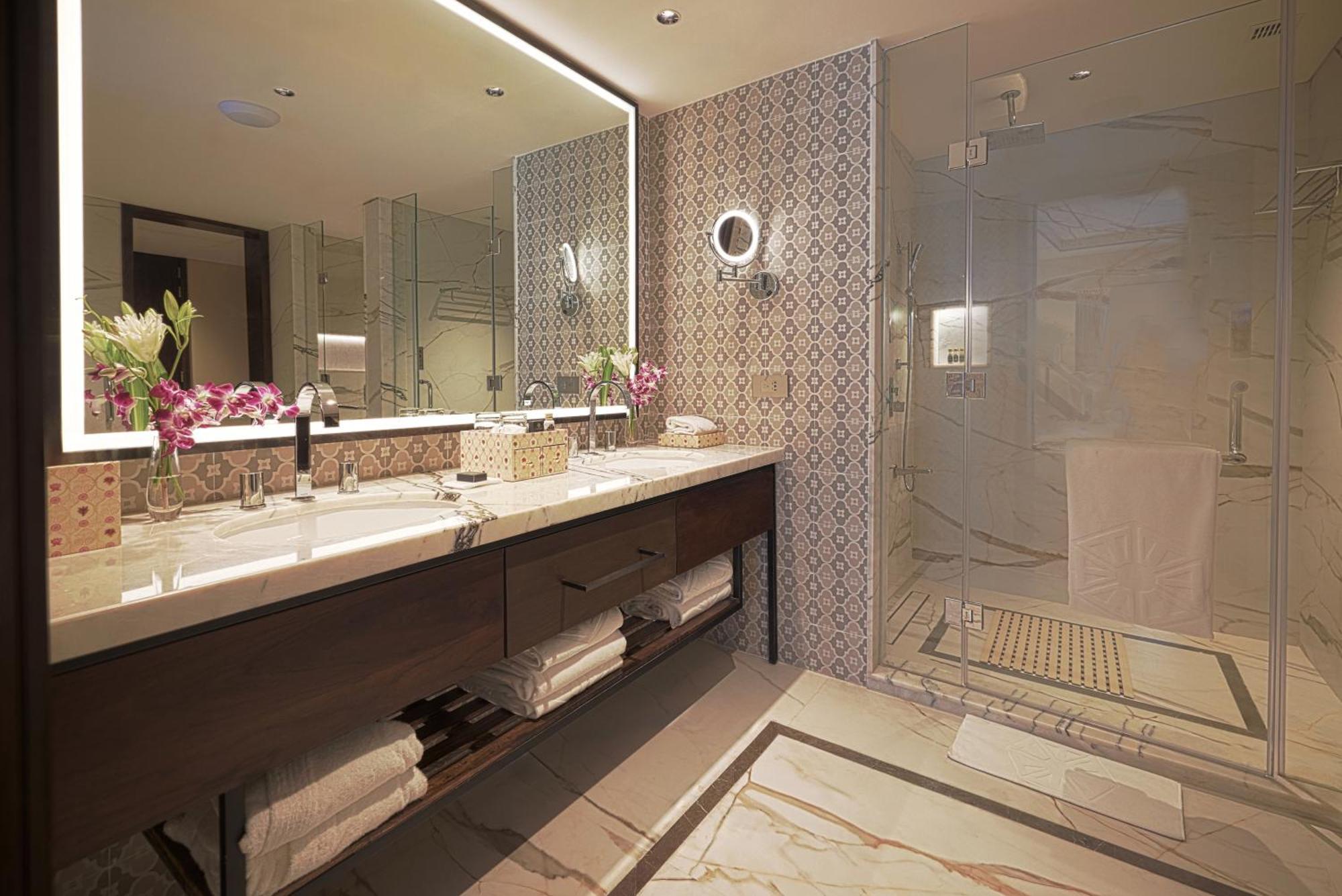Taj Bangalore Devanahalli Eksteriør bilde Bathroom